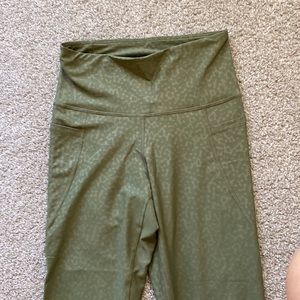 Old Navy Elevate Crop Legging - green leopard print
